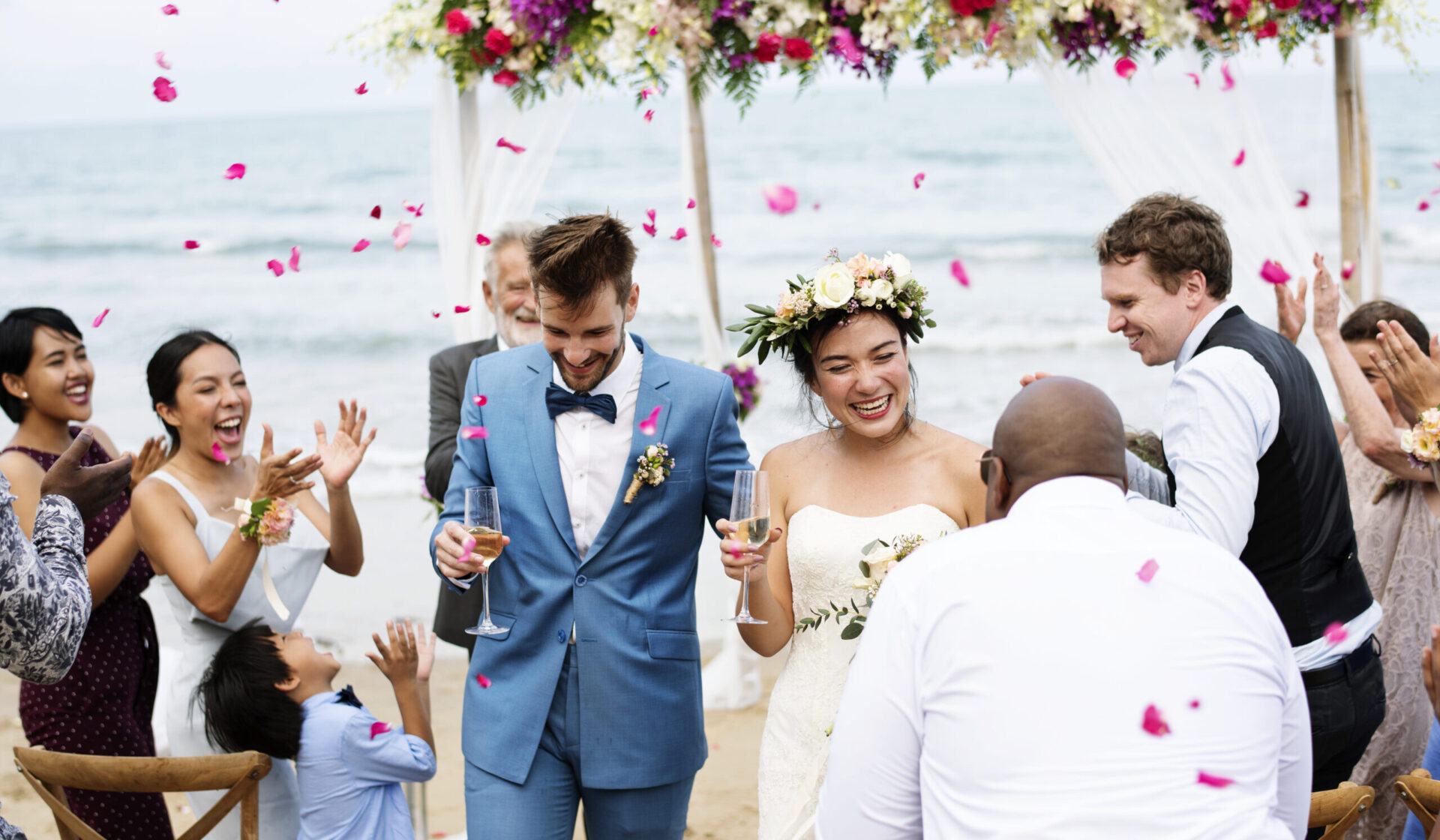 Top 5 Reasons Event Planners Are Switching to QR Code Photo and Video Sharing